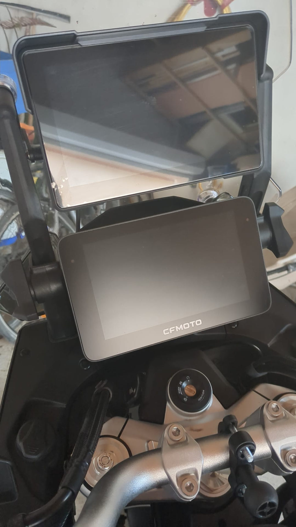 Support écran GPS moto Carpuride — CarPlay & Android Auto sans fil, fabriqué en France